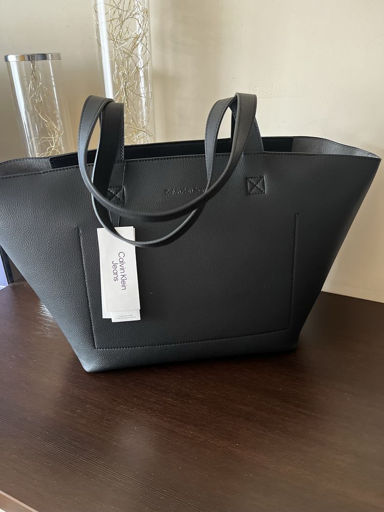 Damska torebka shopperka CK czarna Calvin Klein