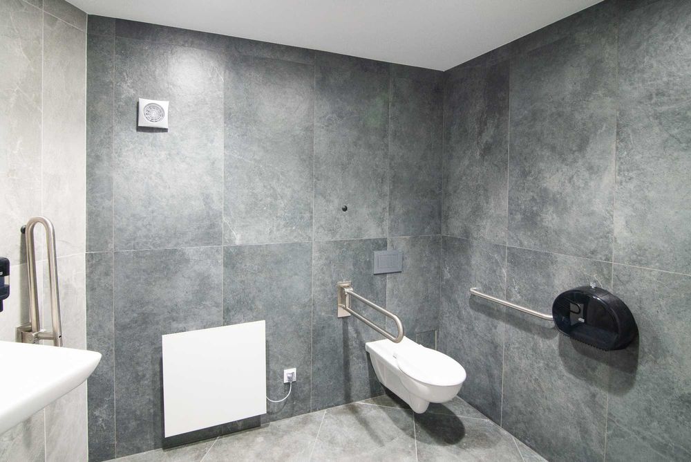 Lokal biurowo-magazynowy. Biuro 51m2, magazyn 190m2. Nowy obiekt.