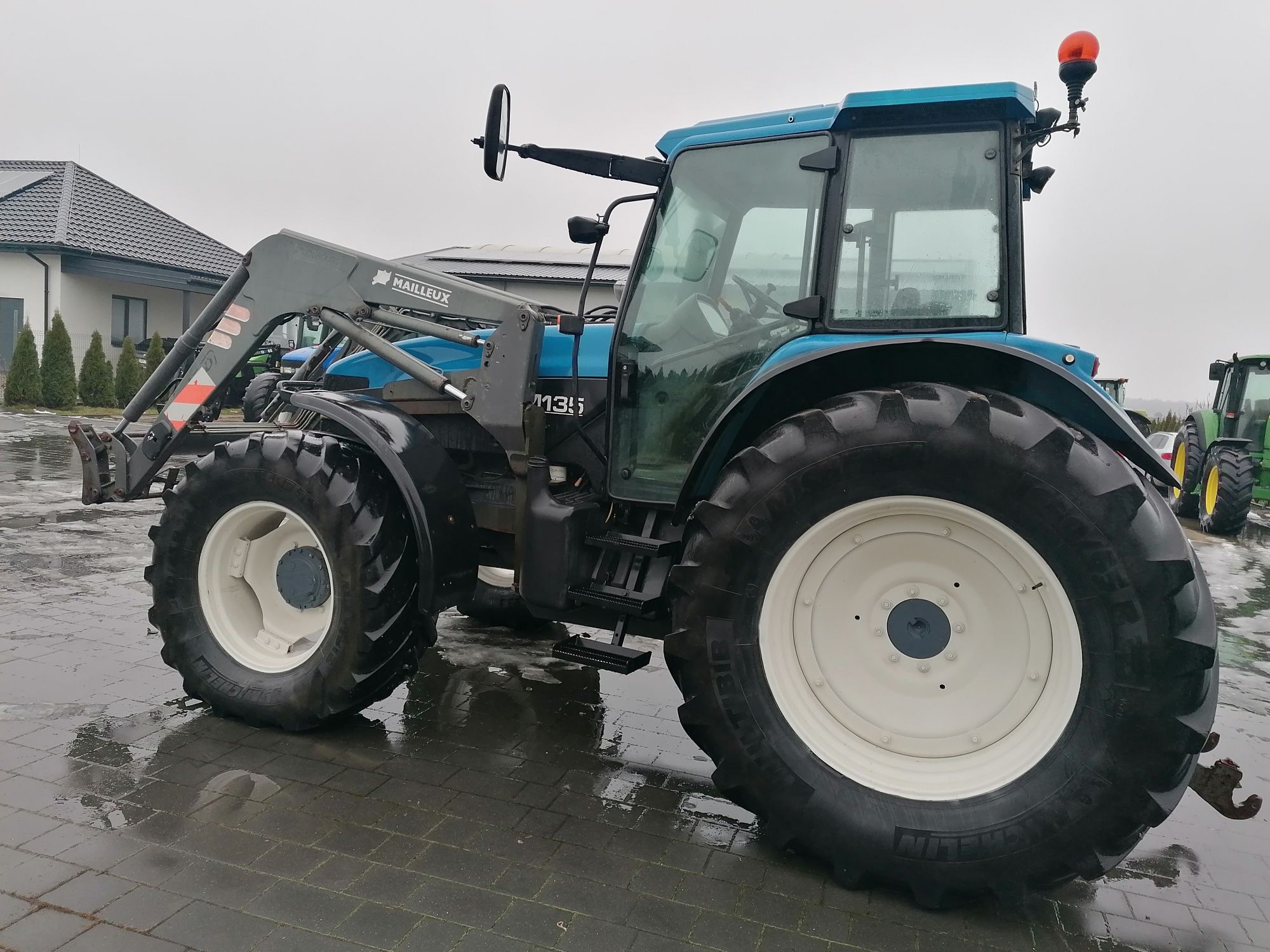 New Holland Tm 135