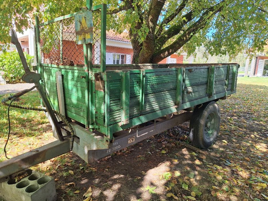 Atrelado agrícola Tribasculante 5000 kg