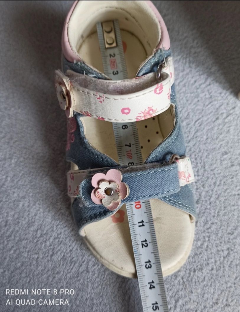 Sandałki dla dziewczynki 21
