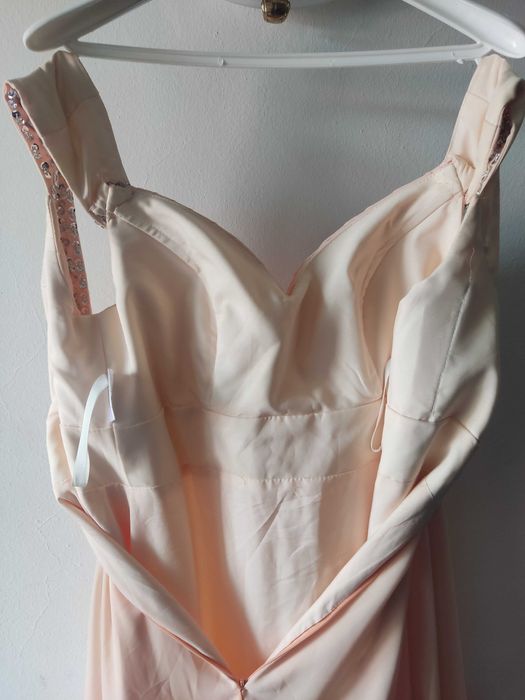 Novo vestido de cerimônia CLASSICO e Elegante