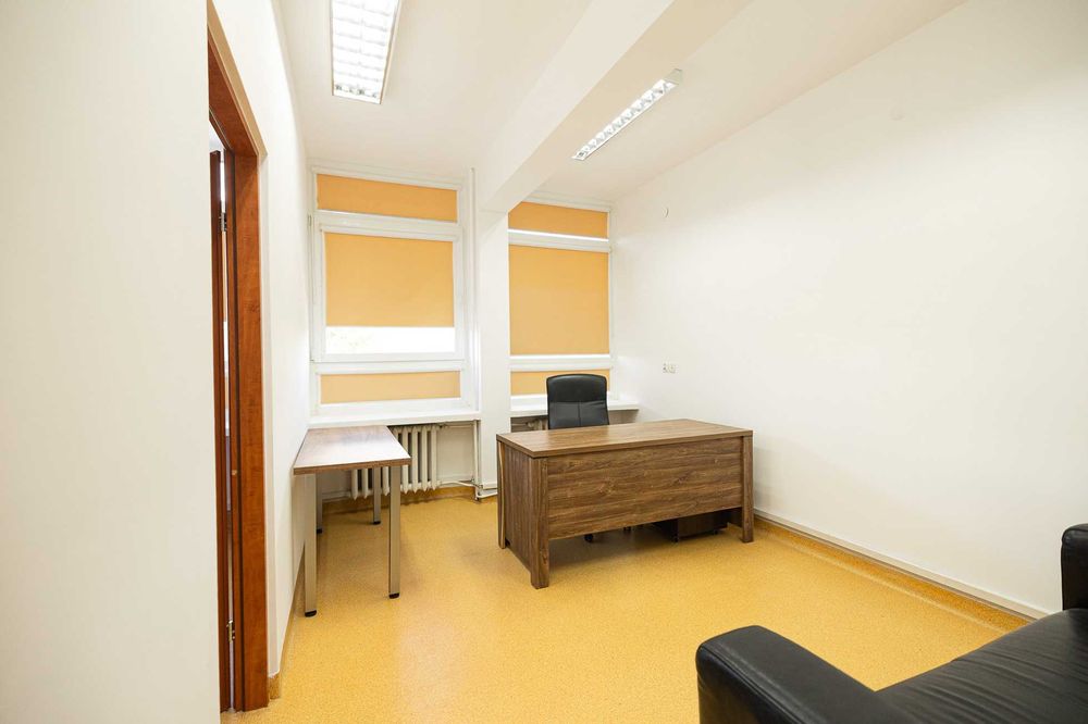 Umeblowany Lokal Kielce, widok na park, układ dyrektorski 29,5 m2