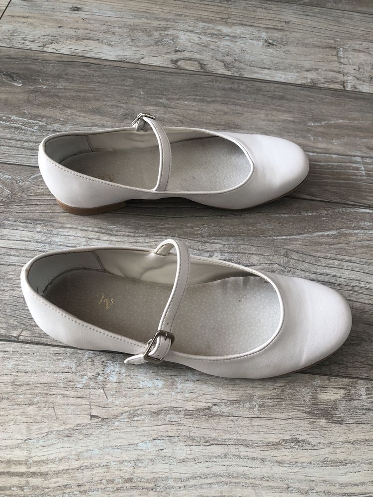 Buty komunijne dla dziewczynki r 34 cm firma SLY