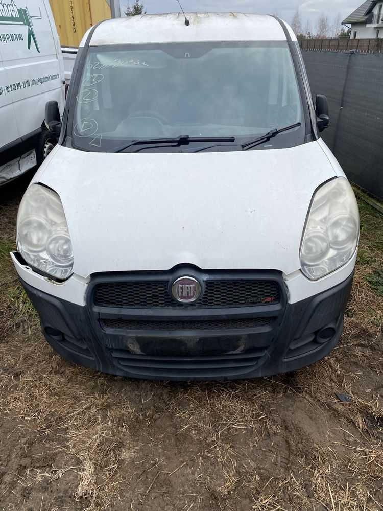 Przód kompletny Fiat Doblo 2 II Opel Combo 2010- maska zderzak lampa