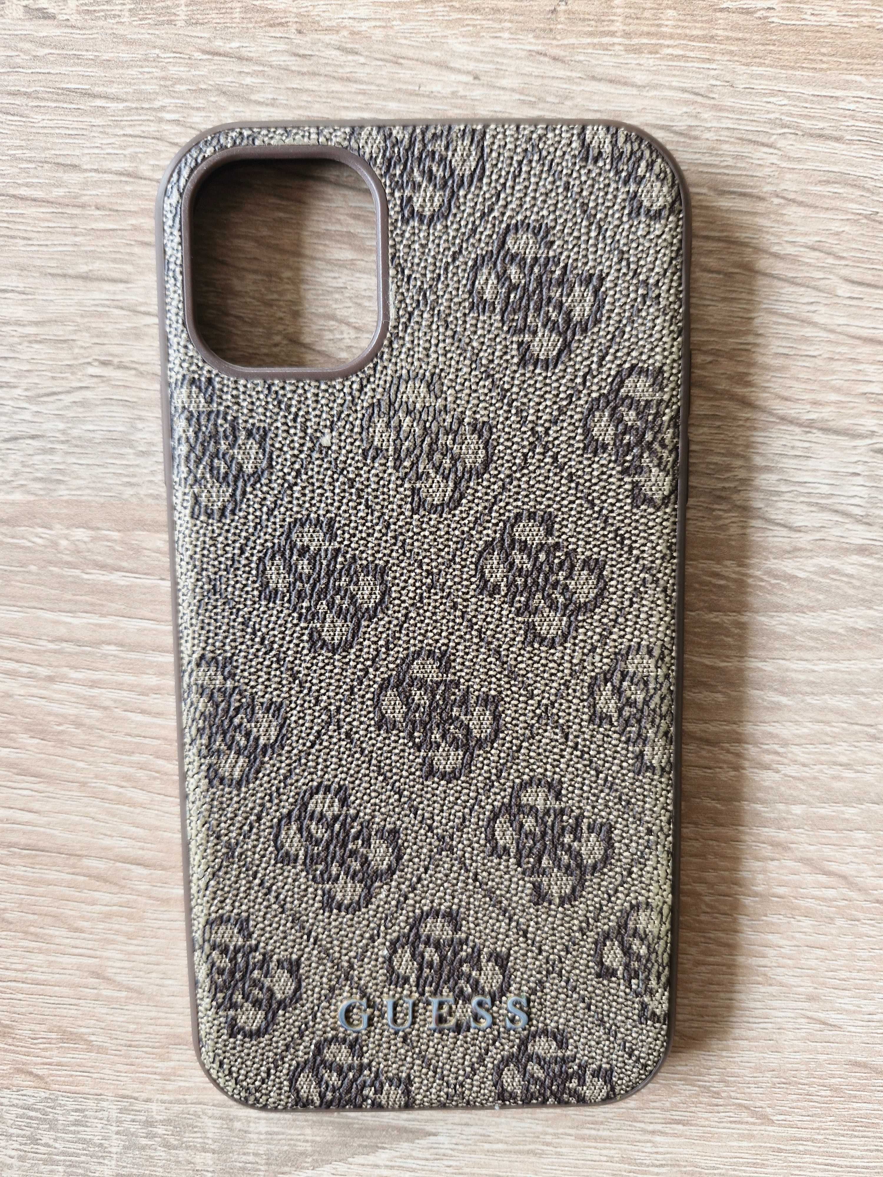 Etui do iphone 11 guess