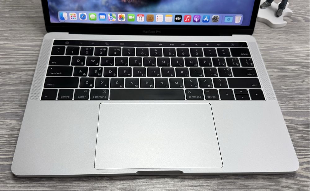 MacBook Pro  13 / i5 / RAM 8 / SSD 512 GB / Silver / Retina 2016