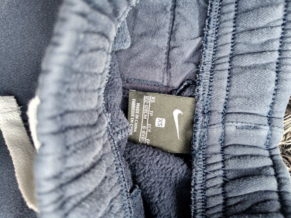 Spodenki NIKE rozm.122-128 XS