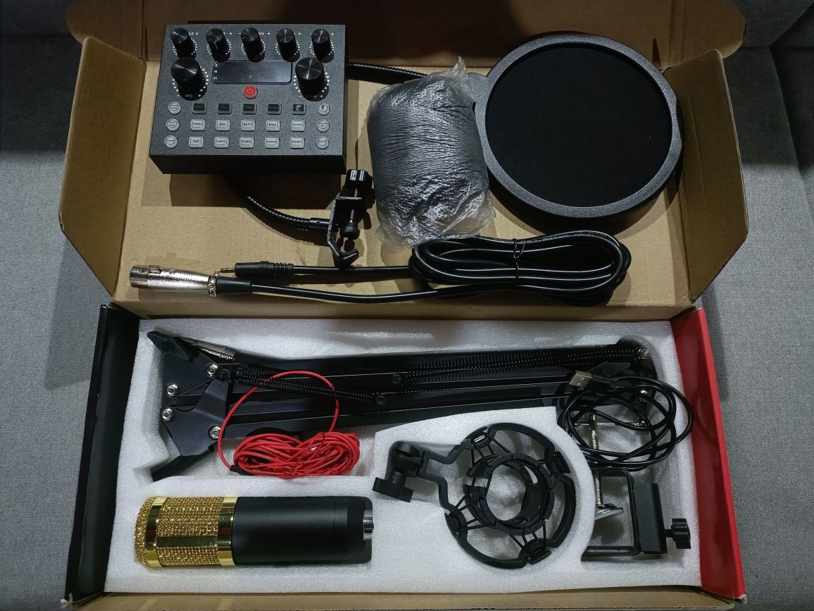 Microfone Podcast c/acessórios