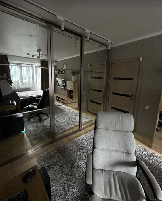 + 2-кімнатна квартира на Північному з якісним ремонтом та меблями!