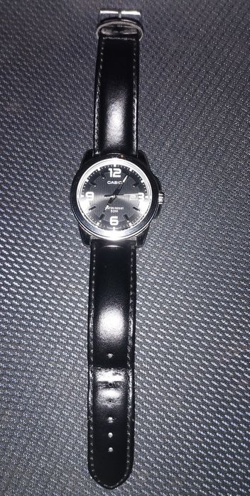 Relógio CASIO (praticamente novo)