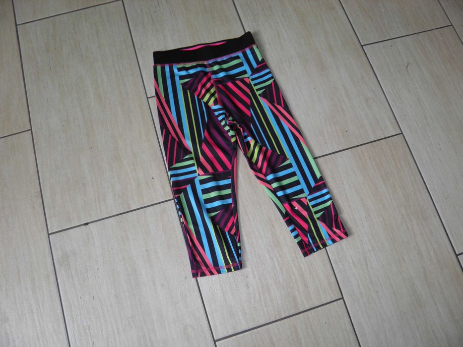 Spodenki dla dziewczynki leggins r 140 .