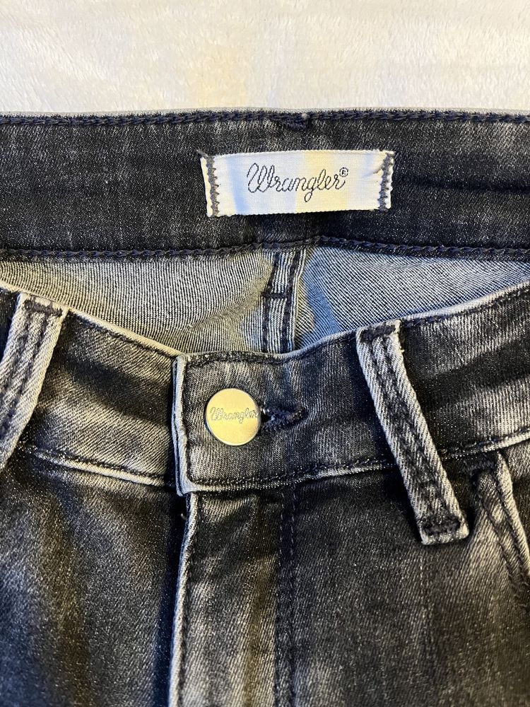 Jeansy Wrangler W27 L32