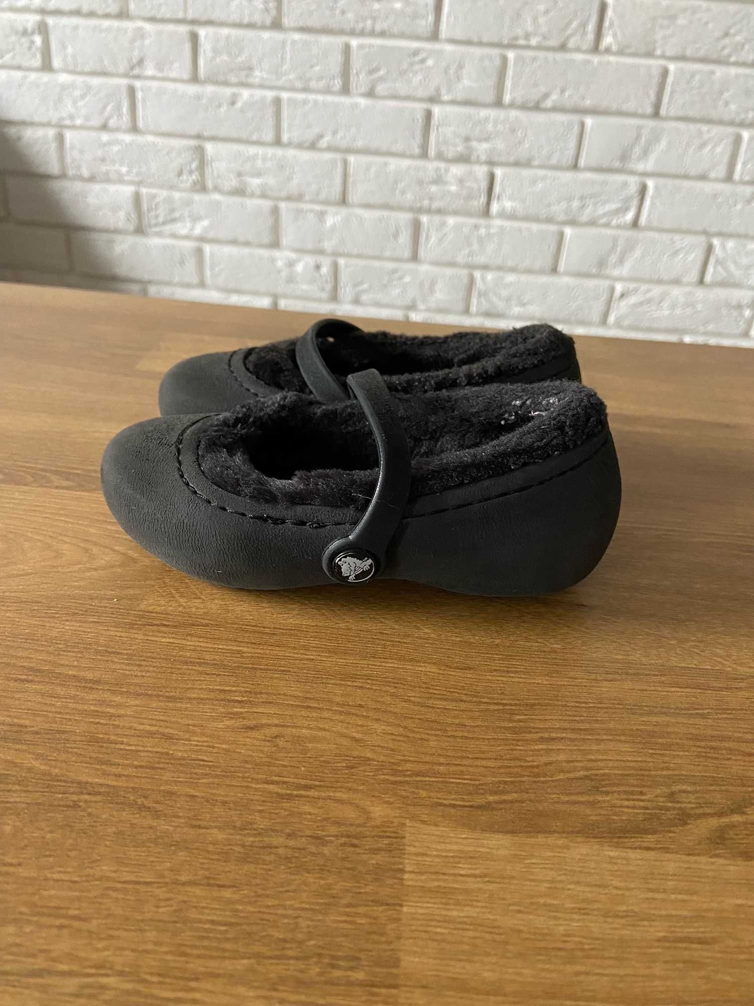 Buty kapcie baleriny Crocs rozmiar 23-24 czarne