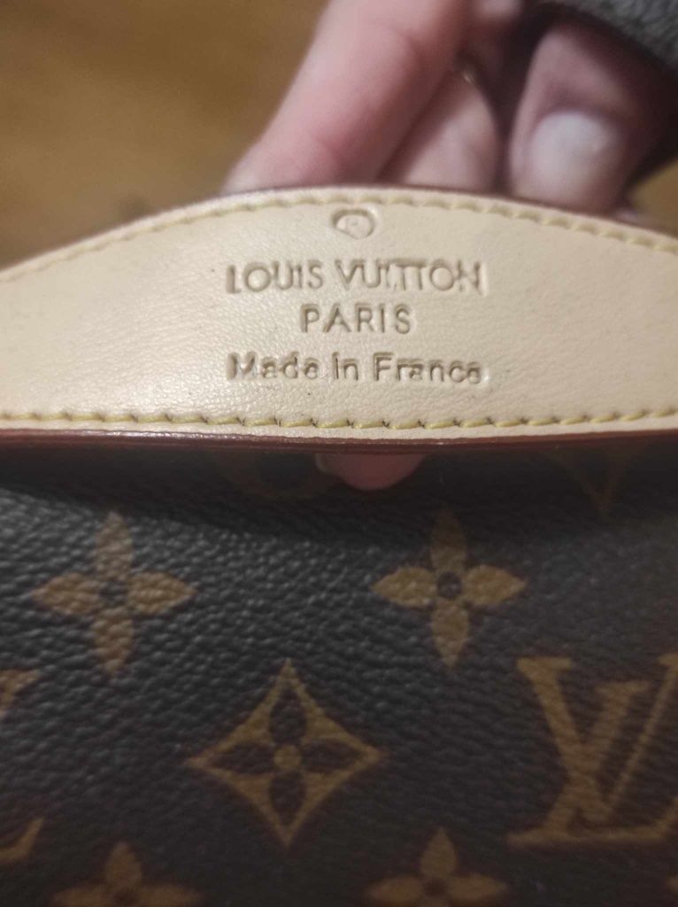 Piękna torebka Louis  Vuitton uszkodzona