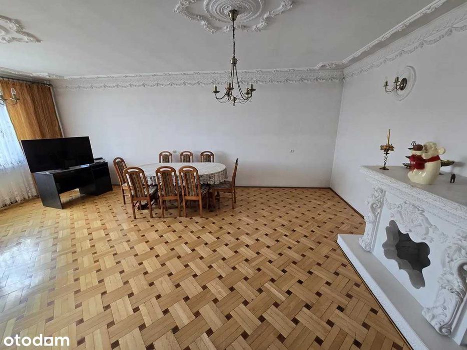 Dom wolnostojący z budynkami przeznaczonymi na działalność gospodarczą