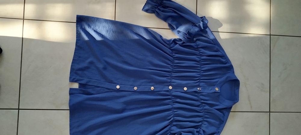 Falbankowa tunika koszula złote guziki