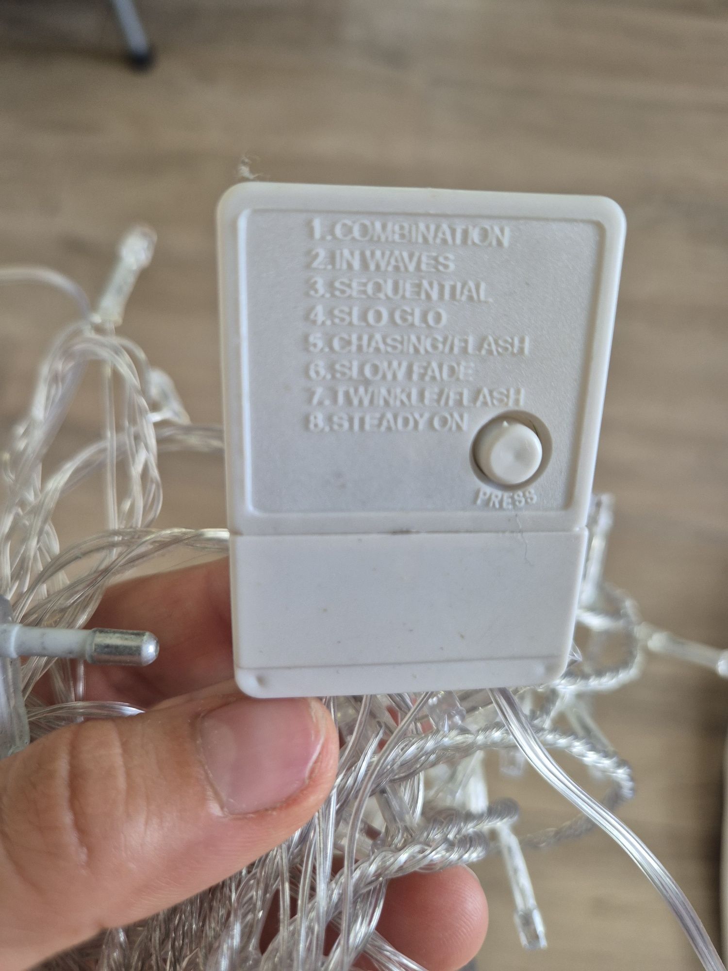 Lampki świecące na niebiesko kilka ustawien