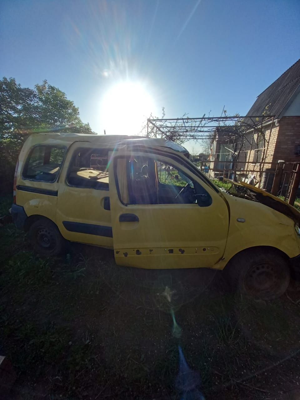 Renault Kengo після ДТП