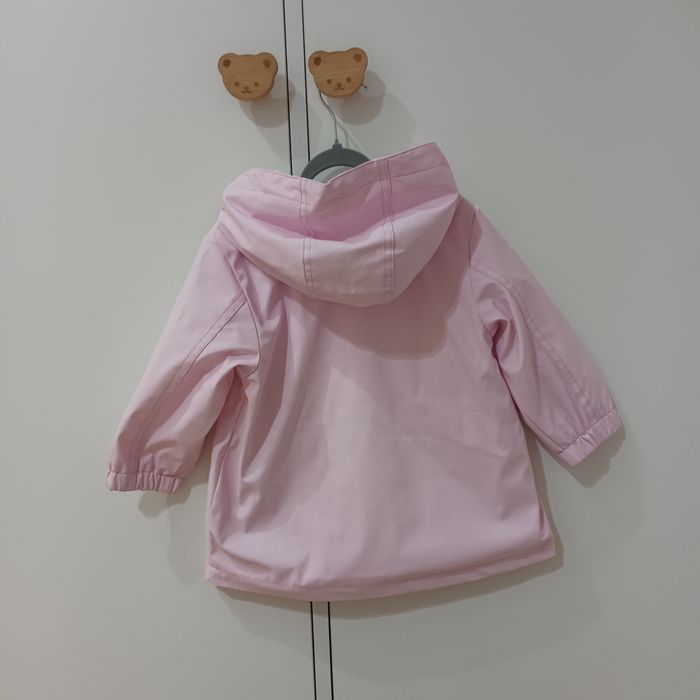 Kurtka przeciwdeszczowa 86 Ergee pudrowy róż z tęczą