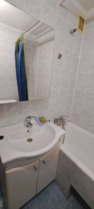 Сдам 3 комн квартиру, 7-ая фонтана. 3/9 этаж. Долгосрочный. От хозяина