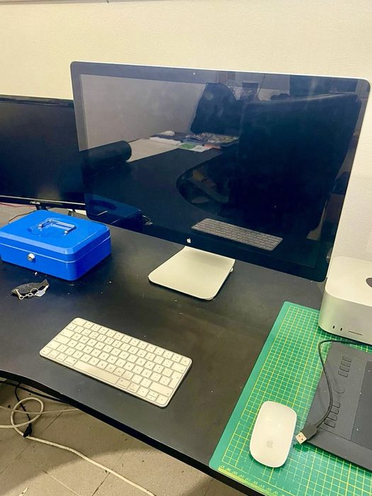 Apple  thunderbolt display 27 com adaptaor para USB-C