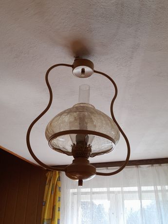 Ładna lampa sufitowa żyrandol