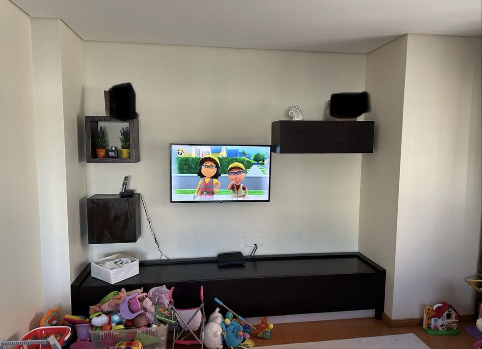 Mobilia sala - aparador e móvel TV, cubos, mesinha e espelhos