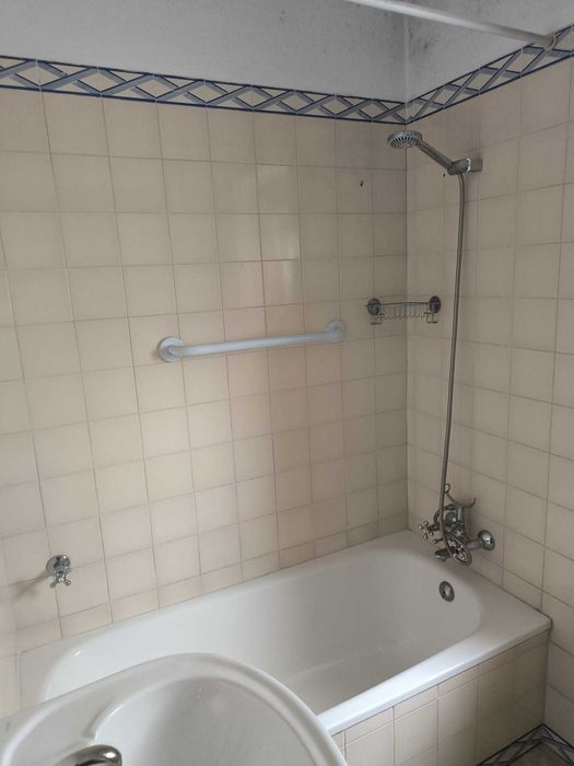 Arrenda-se apartamento T1 localizado no Murtal, Parede