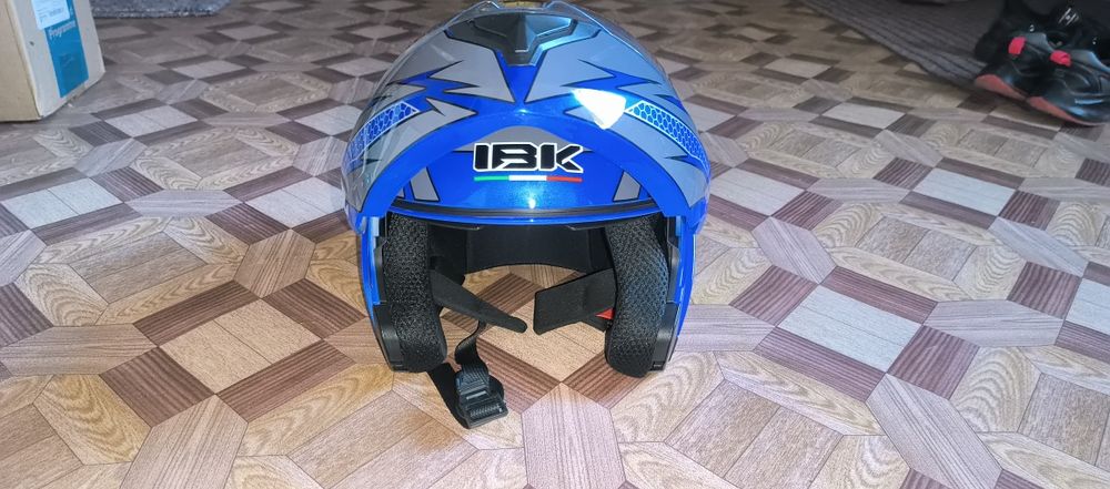 Продам мотошолом