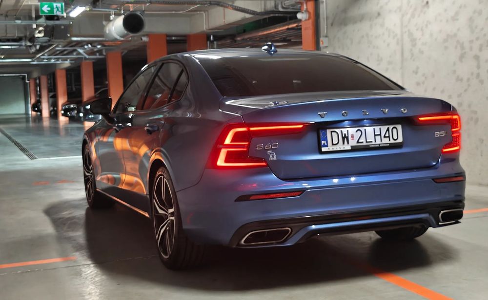 Volvo S60 Volvo S60 2020 B5 AWD R-Design 'błękitna strzała'