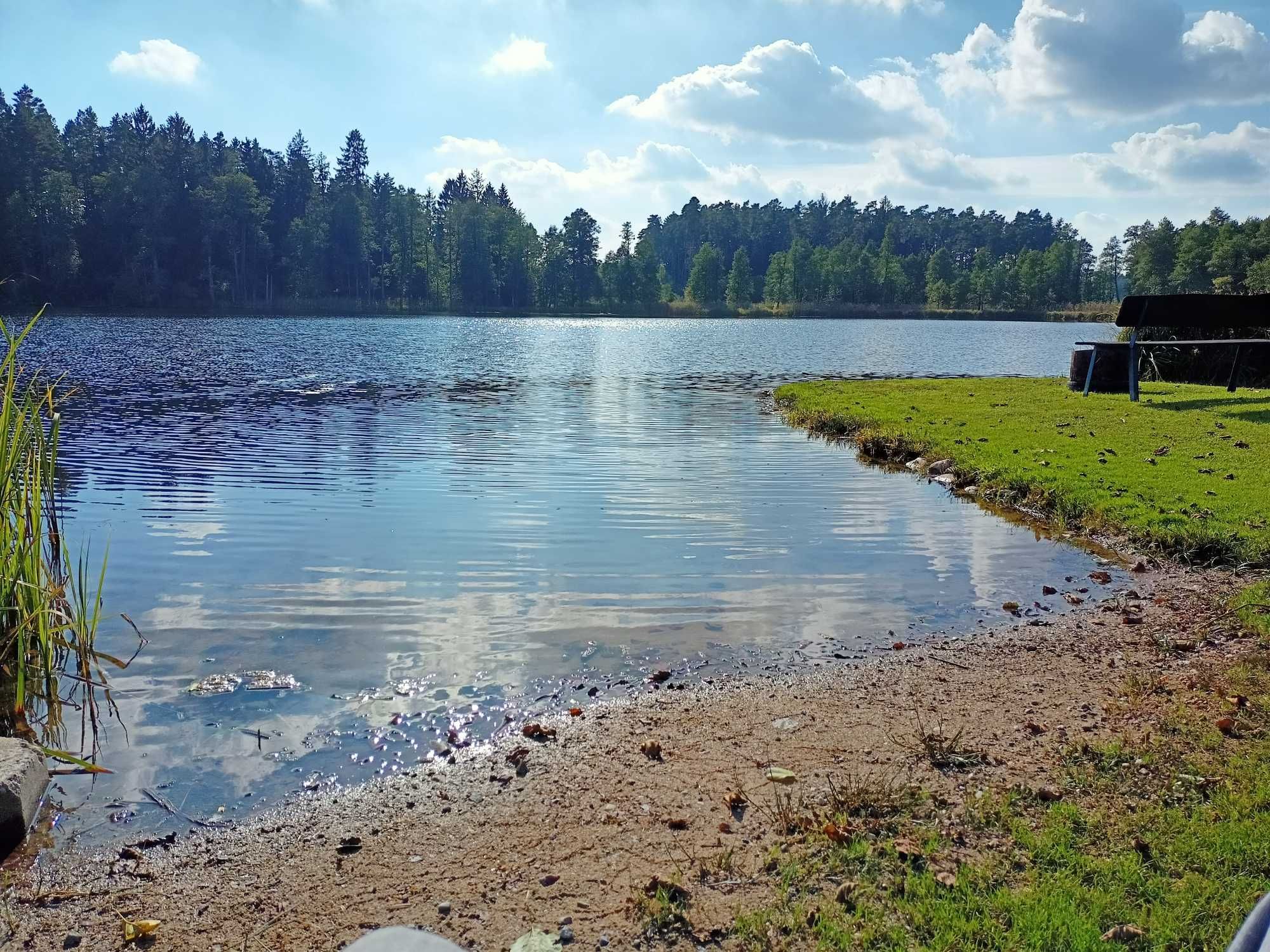 "Szałas na Hałas". Domek letniskowy nad jeziorem. Mazury.