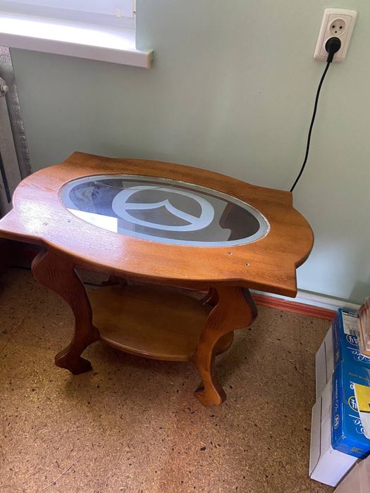 Журнальний столик