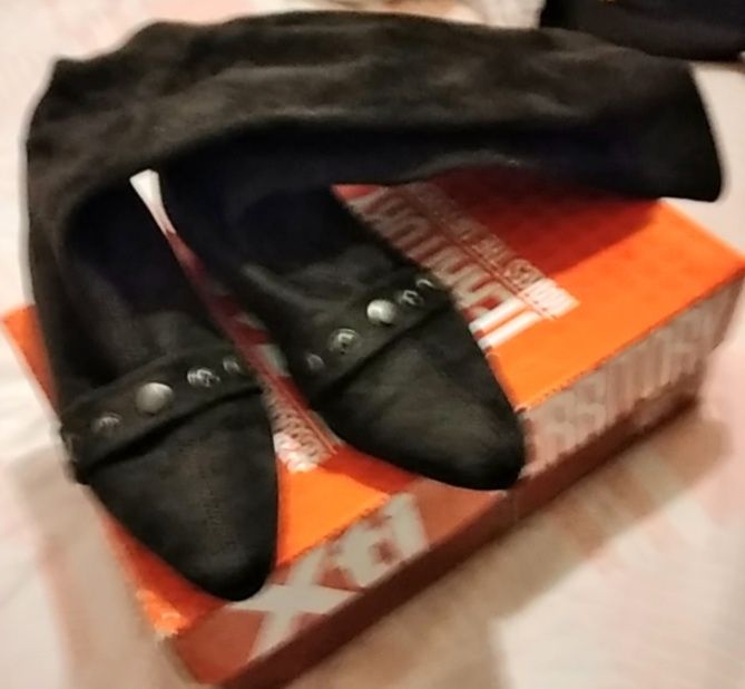 Botas de cano alto, tamanho 36
