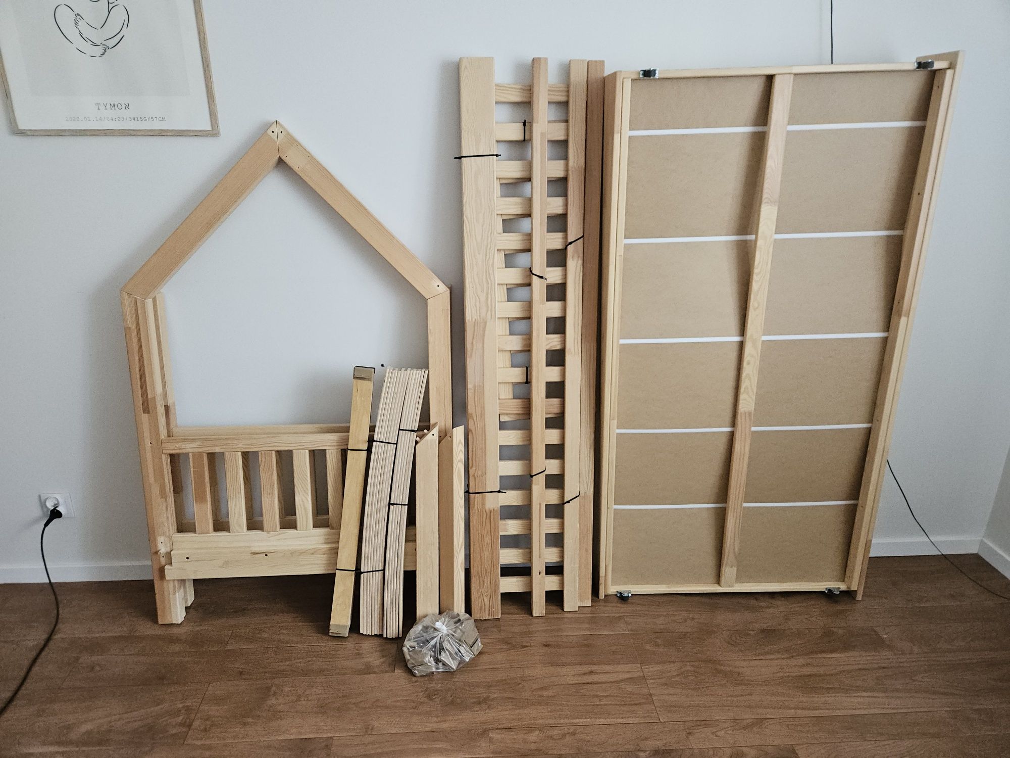 Luletto Bianco PLUS z materacem Hevea Snudo Duo (łóżko-domek)