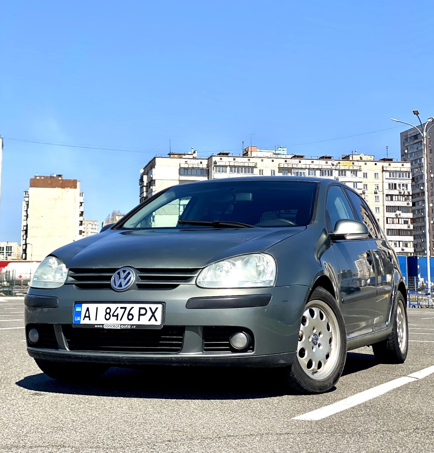 Volkswagen Golf 5 1,6 MPI бензин