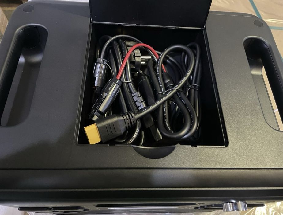 Зарядна станція Fossibot F2400, зарядна станція