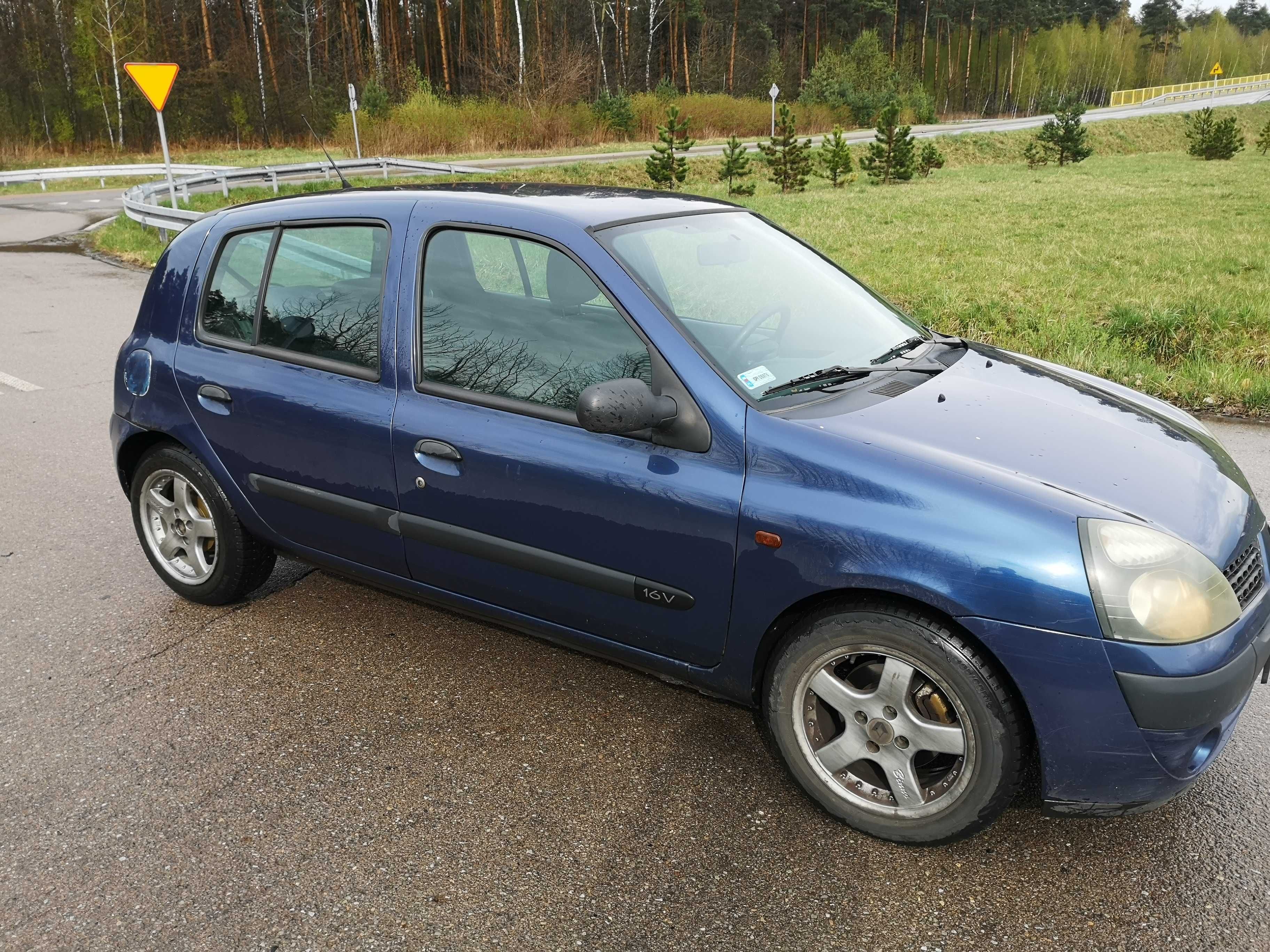 renault clio 1,2 benzyna