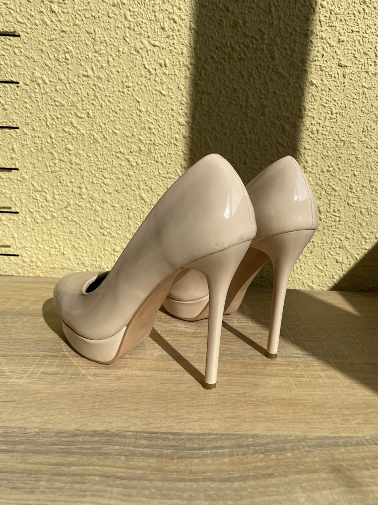 Туфлі на каблуку жіночі бежеві 37 розмір (23,5 см)