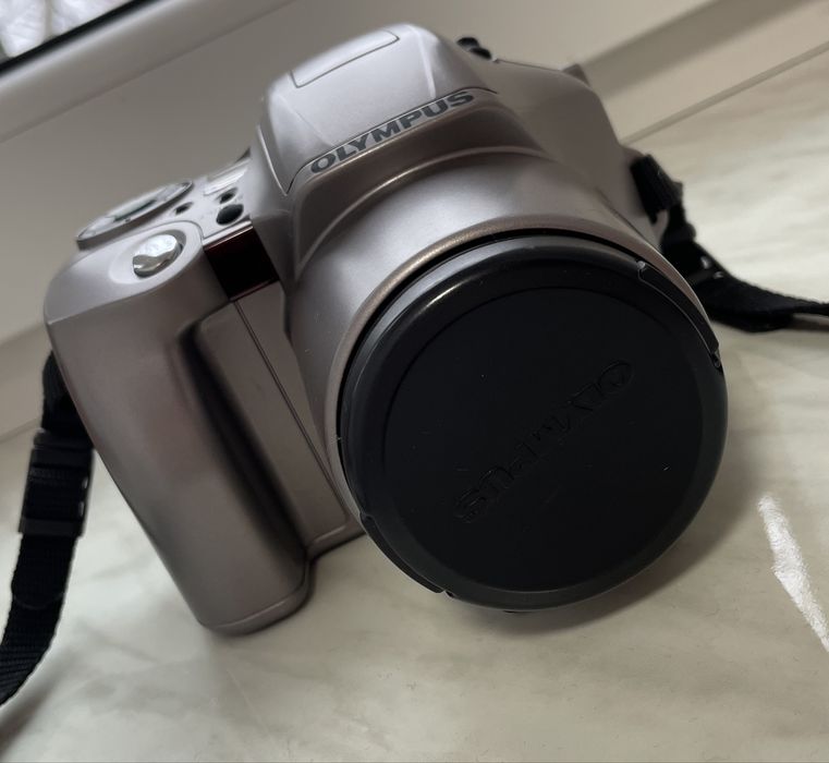 Плівковий фотоапарат Olympus IS-21