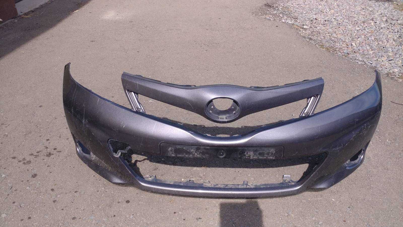 Бампер передній задній Toyota Yaris III  2011-2020 Четверть задня