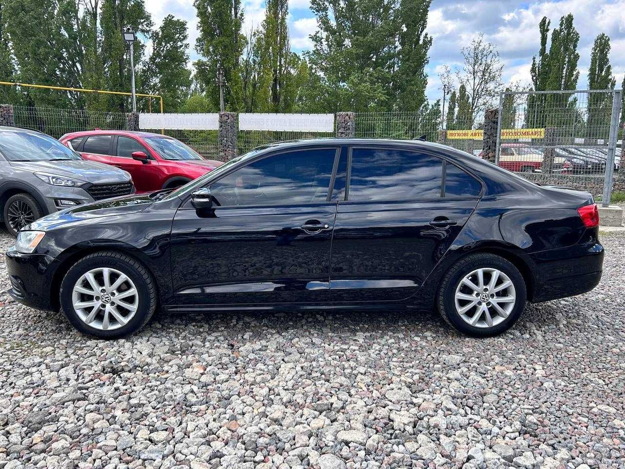 Авто Volkswagen Jetta 2011