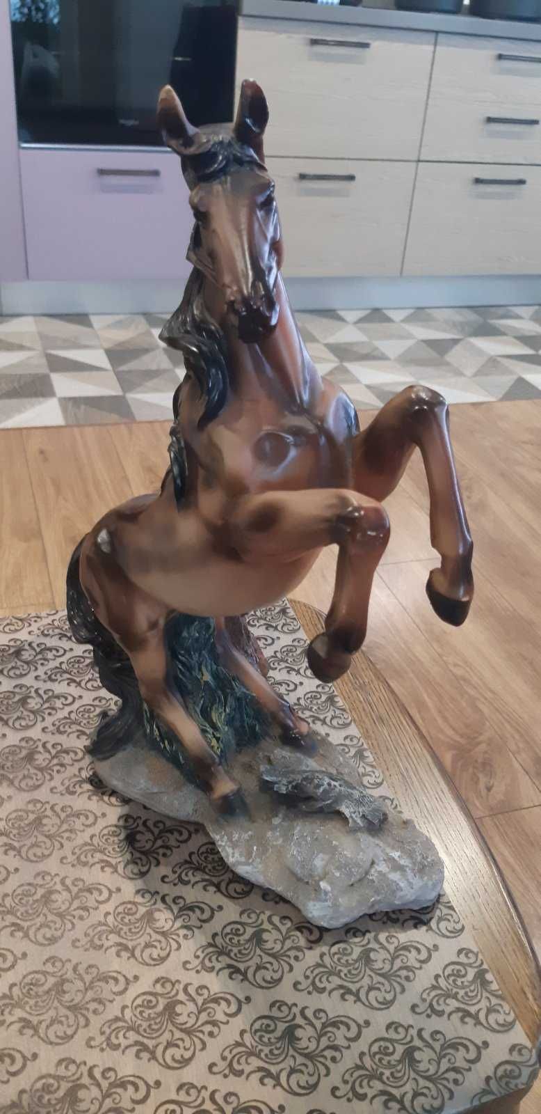 Статуетка кінь на дибах 39 см, відмінний стан