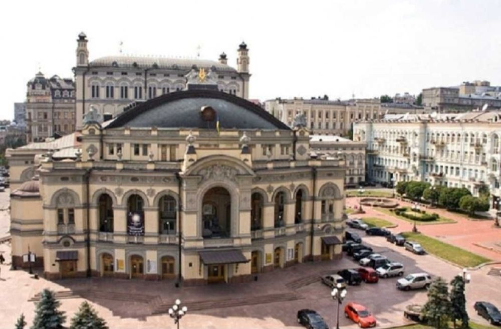 Оренда 3-кімн., Центр,  м.Золоті Ворота,  Театральна,  Оперний театр