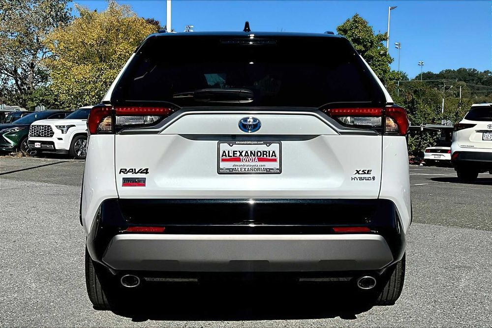 Toyota RAV4 Hybrid XSE      2023