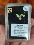 Autunit. Minerały do kolekcji. Uv. Portugalia