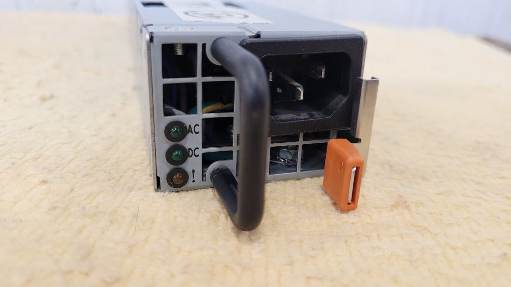 Серверный блок питания AcBel - 675W.