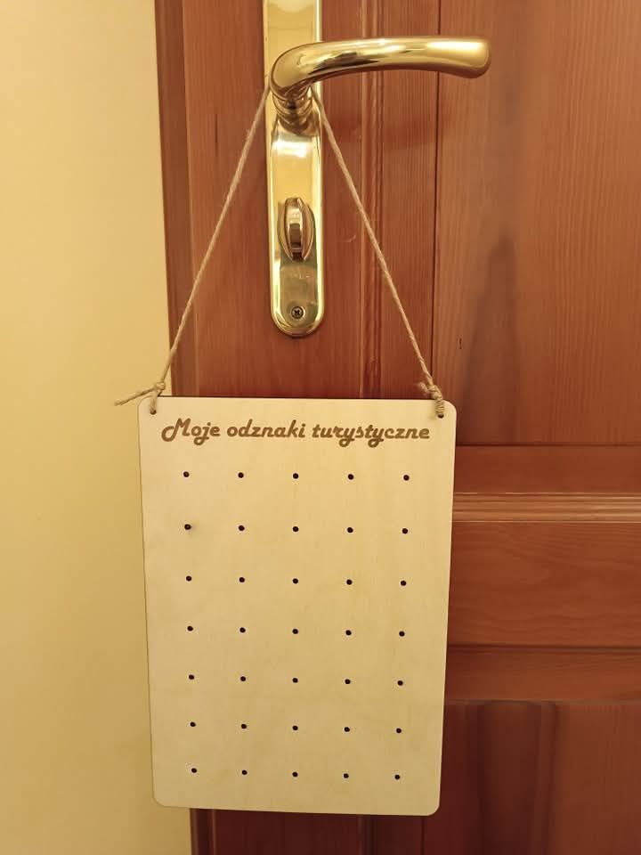 Tablica A4 na odznaki turystyczne górskie PTTK / KGP / OTP / DPG