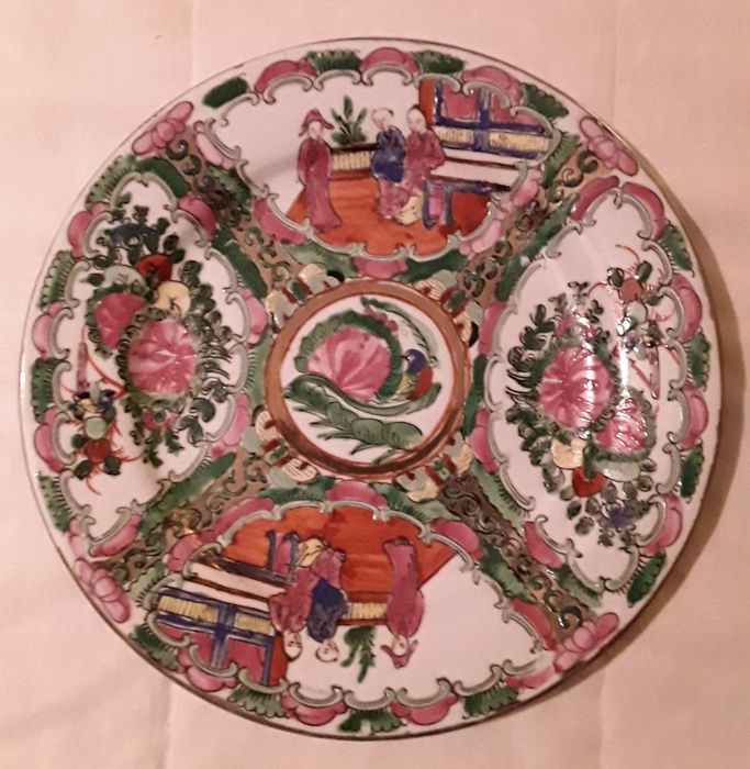 3 Pratos antigos chineses em porcelana