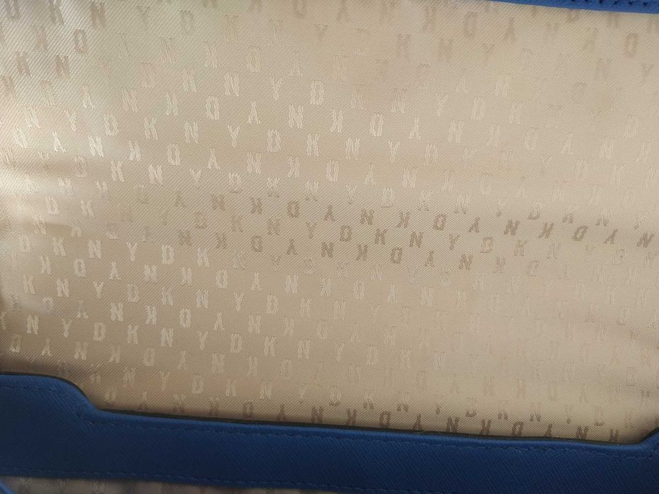 Carteira DKNY semi-nova